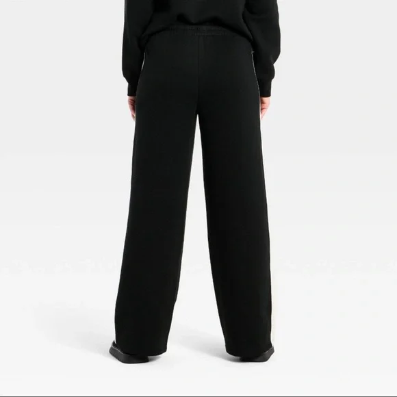 Universal Thread™ Women's Mid-Rise Straight Leg Pull-On Pants - Black L - Picture 2 of 11